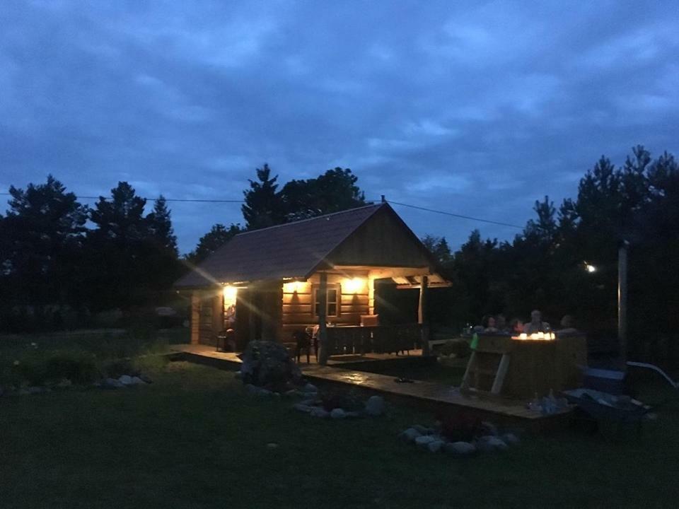 Maenniste Holiday Home Hiievalja Екстер'єр фото